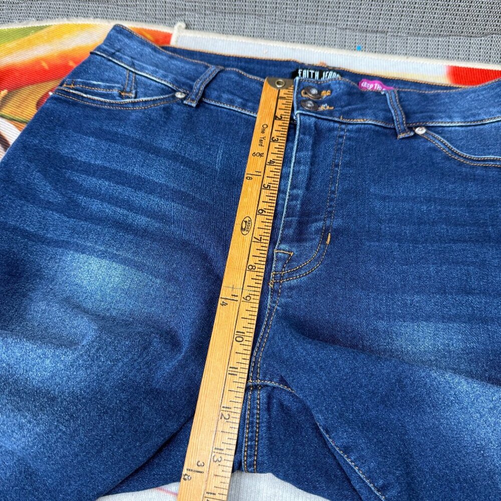 Faith Jeans Womens Size 14W Blue Capri Distressed Denim Pants Keep The Faith - Picture 5 of 8